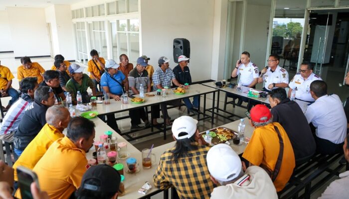 Pemkot Surabaya Fasilitasi Pendampingan Pengurusan Izin KIR-Trayek bagi Pemilik Lyn