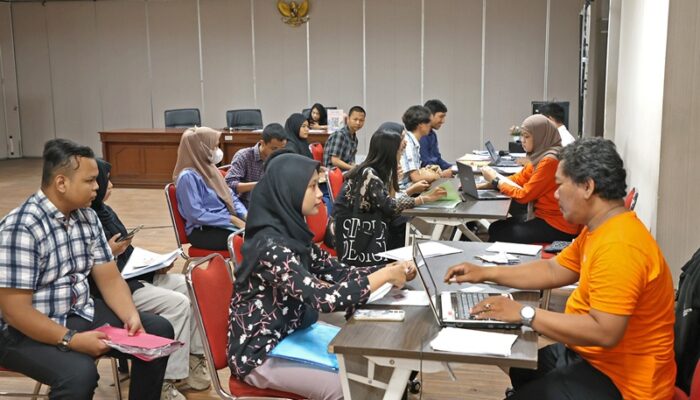 Pendaftaran Beasiswa Pemuda Tangguh Dibuka, Pemkot Surabaya Fokus Jemput Bola untuk Warga Desil 1-5