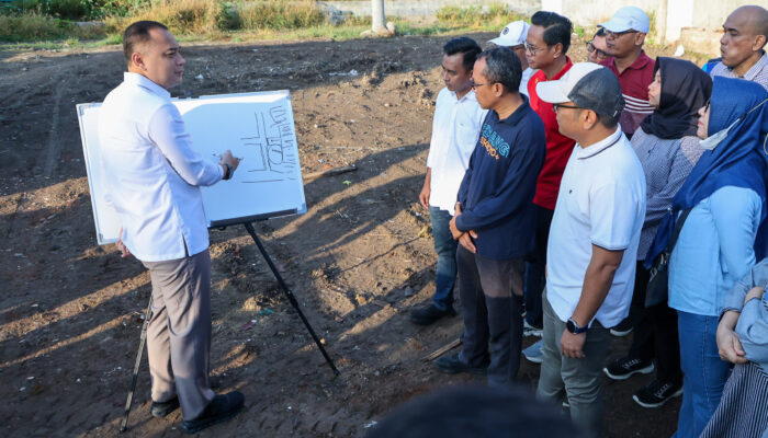 Atasi Banjir Lintas Wilayah, Wali Kota Eri Cahyadi Instruksikan Pengalihan Aliran Air untuk Atasi Banjir Surabaya Selatan Rampung Tahun Ini