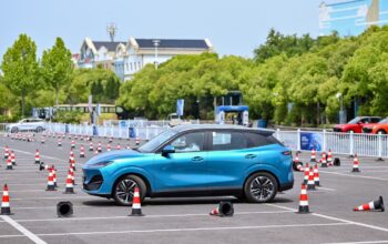 LEPAS E4 EV Bidik Gaya Hidup Urban, Tawarkan SUV Listrik Stylish dengan Jarak Tempuh 500 Km