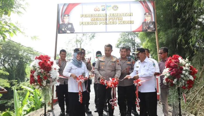 Kolaborasi Polres dan Pemda, Jembatan Penghubung Kediri–Jombang Rampung Diperbaiki