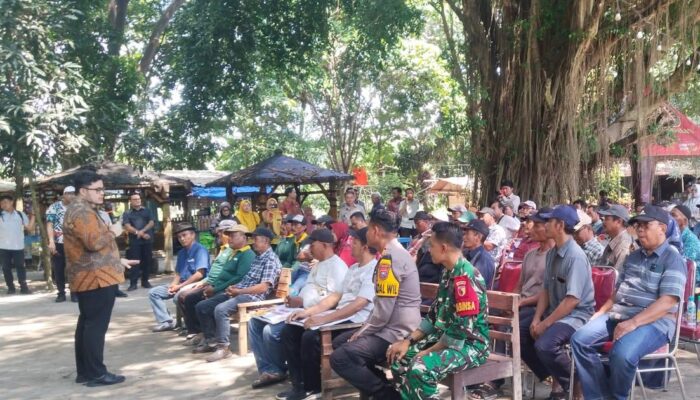 Mas Dhito Serahkan Bantuan Alsintan untuk Dukung Kesejahteraan Petani Kediri
