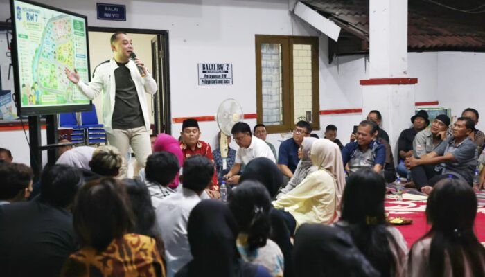 Wali Kota Eri Cahyadi Ajak Gen Z RW 7 Kelurahan Karah Bergerak Lakukan Pemilahan Sampah Serta Dorong Kemandirian Ekonomi Gen Z RW 7 Kelurahan Karah Lewat Wirausaha
