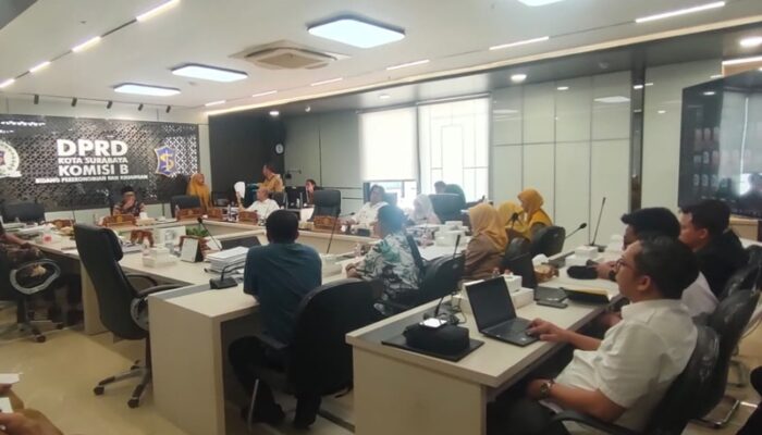 DPRD Surabaya Bongkar Pelanggaran Kabel FO, Tunggakan Capai Rp4,9 Miliar