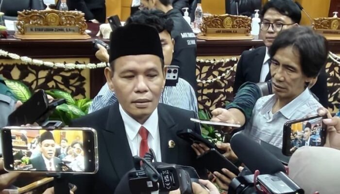 Dilantik Jadi Ketua DPRD Surabaya, Saifuddin Zuhri Fokus Solidkan 50 Anggota dan Sinergi dengan Pemkot