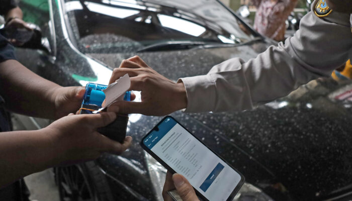 Surabaya Perluas Parkir Digital, 819 Petugas Parkir Kini Terapkan Pembayaran Non Tunai