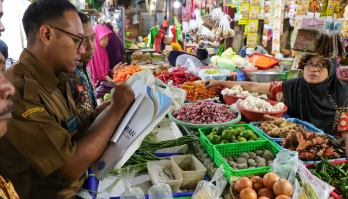 Stok Pangan Surabaya Aman Selama Rangkaian Libur Panjang Iduladha 2026, Warga Diminta Tak Panic Buying
