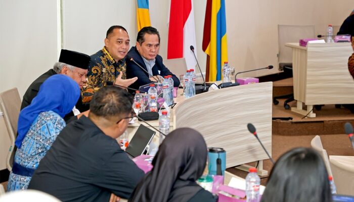 Bongkar Strategi Kepemimpinan di Unair, Wali Kota Eri: Pancasila Harus Dipraktikkan, Bukan Sekadar Hafalan