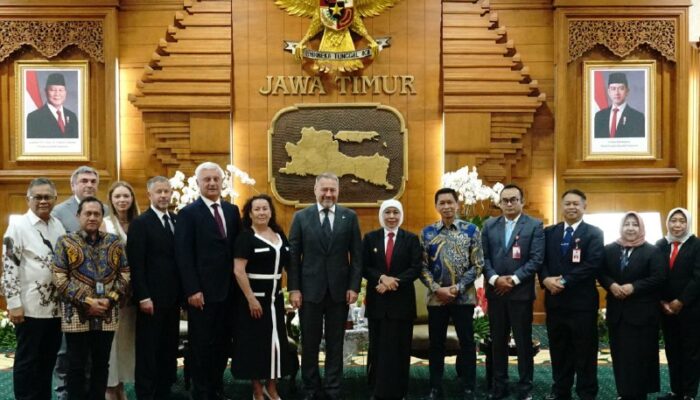 ITS dan Saint Petersburg Jajaki Transfer Teknologi Kapal Cepat, Khofifah: Penting untuk Konektivitas Indonesia Timur