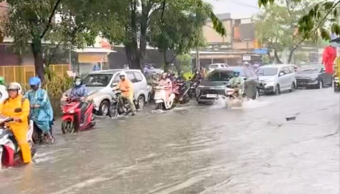 Surabaya Gerak Cepat Tangani Genangan di Tengah Hujan Ekstrem, Pemkot Optimalkan Pompa dan Percepatan Drainase