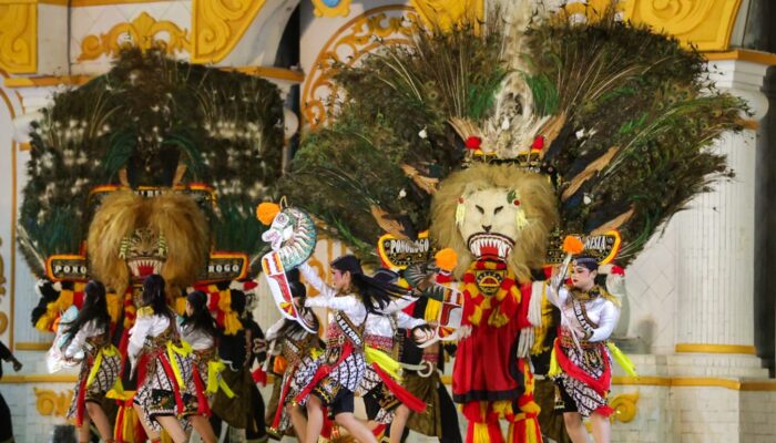 Pukau Ribuan Penonton, Reog Purbaya Harumkan Nama Surabaya di Panggung Nasional