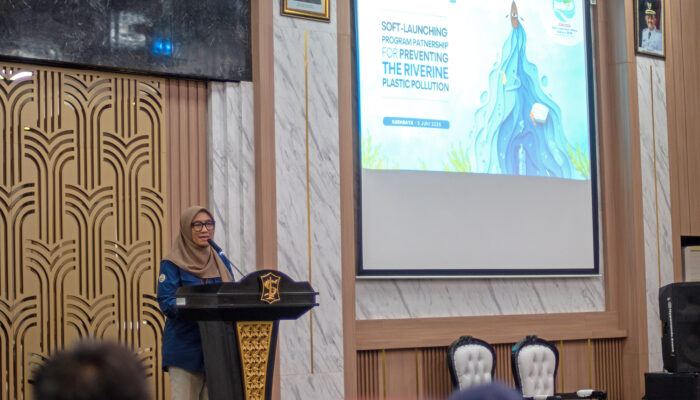 Surabaya Jadi Percontohan Nasional, Program Indonesia–Norwegia Angkat Satu Ton Sampah Plastik dari Sungai Setiap Hari