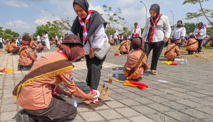 Gerakan Basuh Kaki Orang Tua di Surabaya Dinilai Jadi Terobosan Pendidikan Karakter, LPA Jatim: Layak Menginspirasi Daerah Lain