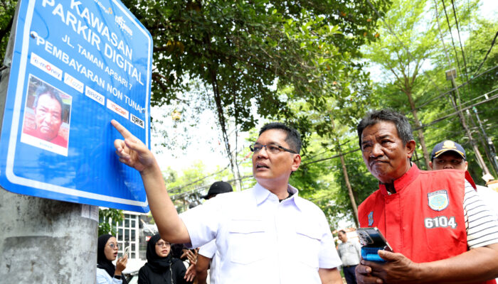 Petugas Parkir Digital Surabaya Capai 926 Orang, Layanan Non Tunai Meluas hingga Kawasan Perak dan Stasiun Kota