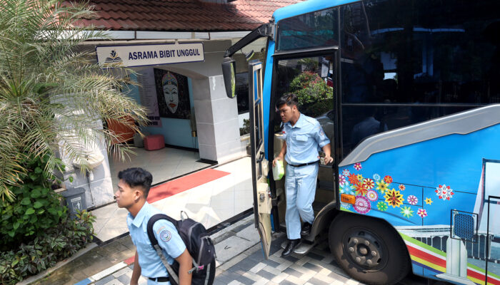 Program Satu Keluarga Satu Sarjana Surabaya Perluas Akses Pendidikan Tinggi di Tengah Tingginya Biaya Kuliah