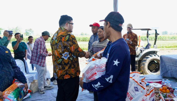 Usai Salurkan 200 Ton Benih Jagung, Pemkab Kediri Lanjutkan Bantuan Alsintan untuk Petani