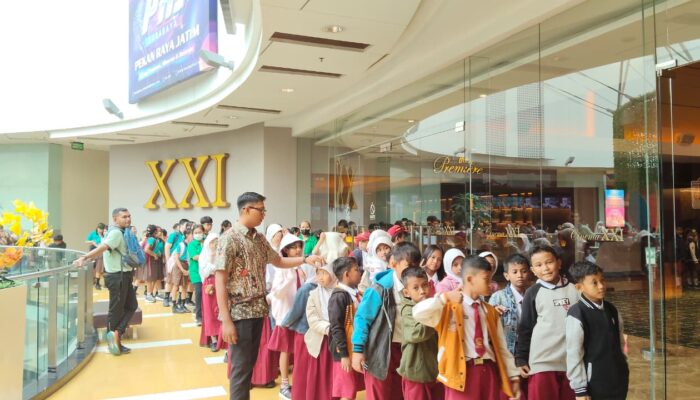 Kolaborasi KAI dan Grand Whiz Hotel Praxis Hadirkan Edukasi Profesi bagi Anak-anak