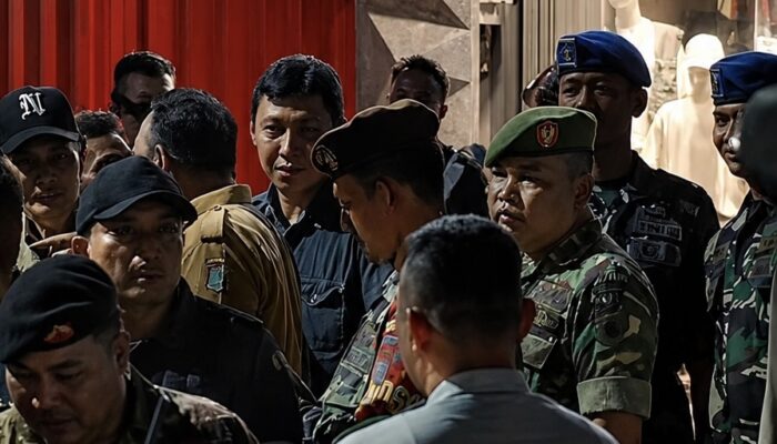 Pemkot Surabaya bersama Satgas Anti Premanisme Sisir Manukan Surabaya, Jukir Diamankan dan Pungli PKL Kena Peringatan