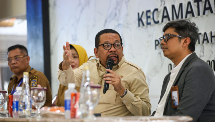 Kepala Bakom RI Puji Efektivitas Digitalisasi Bansos di Surabaya, Tekan Inclusion Error Hingga 25 Persen