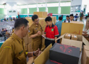 Pemkot Surabaya Beri Bantuan Pendidikan bagi 7.380 Siswa SMA/SMK Sederajat 