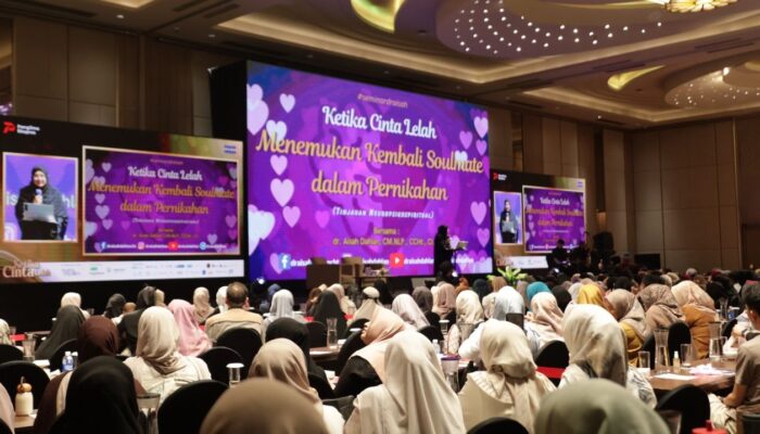 Deep Talk dr Aisah Dahlan Hadir di Surabaya, Bahas Pentingnya Memahami Pasangan dalam Membangun Hubungan Harmonis