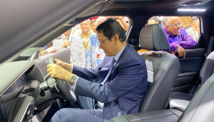 Menkeu Purbaya Tinjau Inovasi Hyundai di GIIAS 2026, HMID Perkuat Daya Tarik Produk