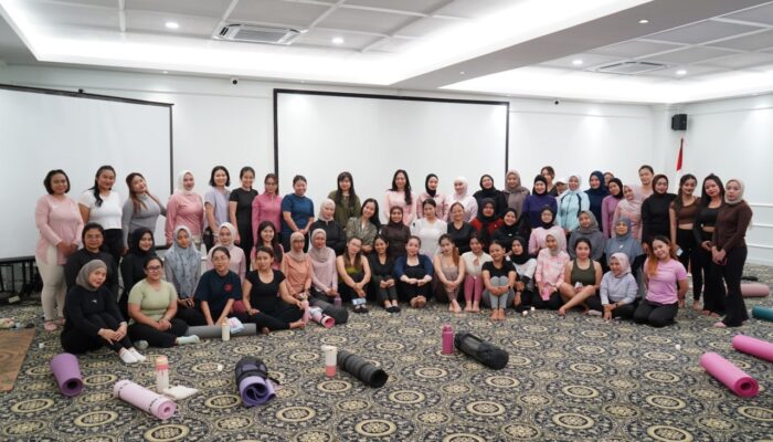 Mahalaya The Legacy dan Savaya Flow Hadirkan Candlelight Yoga, Dorong Gaya Hidup Sehat di Solo