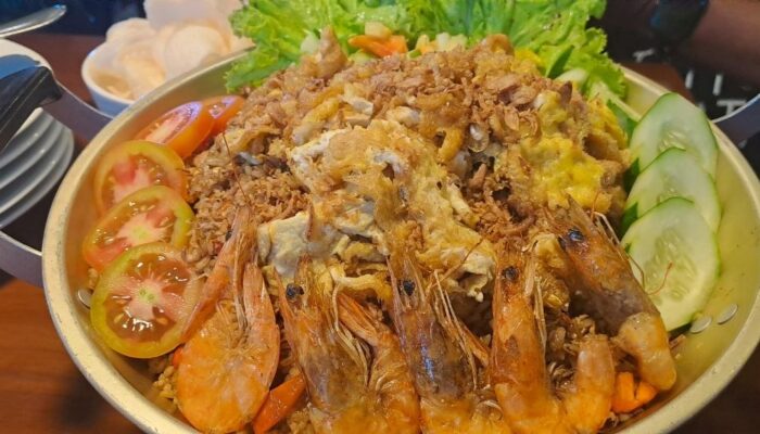 Nasi Goreng Jancuk, Sensasi Pedas yang Jadi Cerita Kuliner Surabaya