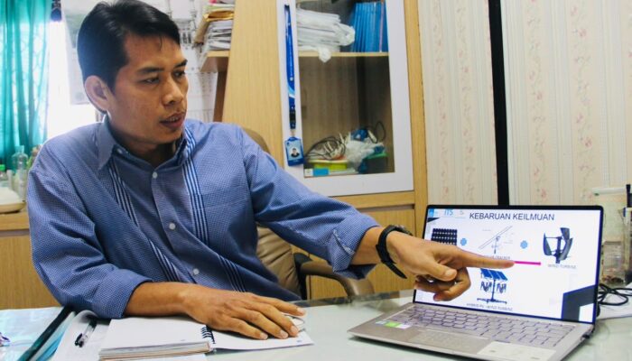 Profesor ITS Ciptakan Pembangkit Hybrid Surya-Angin untuk Dukung Swasembada Energi
