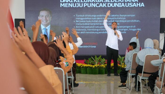 Hadiri MPLS SRT 2 Surabaya, Wali Kota Eri Cahyadi Dorong Ratusan Pelajar Jadi Pemimpin Berkarakter
