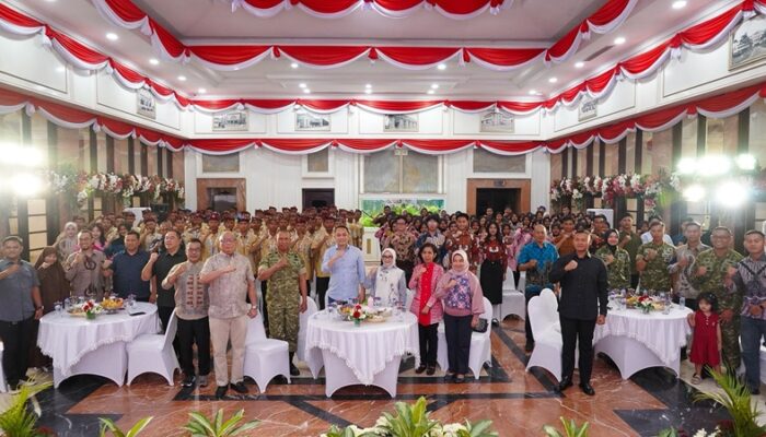 Wali Kota Eri Siapkan Ratusan Paskibraka Surabaya Jadi Duta Kampung Pancasila pada 2027