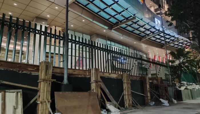 Imbau Pengelola Mal Agar Tak Tinggikan Pagar, Wali Kota Eri: Surabaya Ini Aman