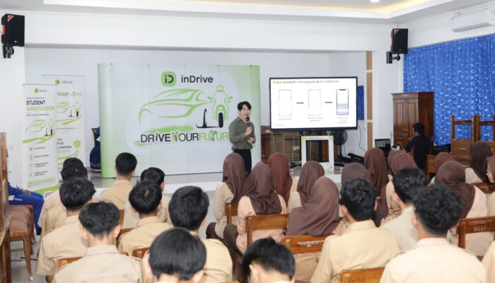 inDrive Edukasi Ratusan Pelajar Jawa Barat soal Keselamatan Berkendara